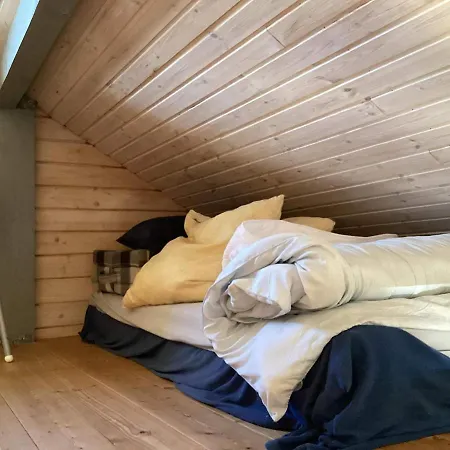 4 Person In Hovborg-by Traum *