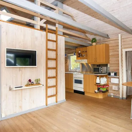 4 Person In Hovborg-by Traum